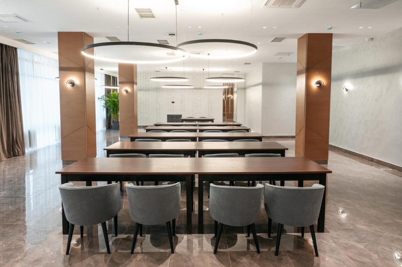 Otel Raavah Almatı